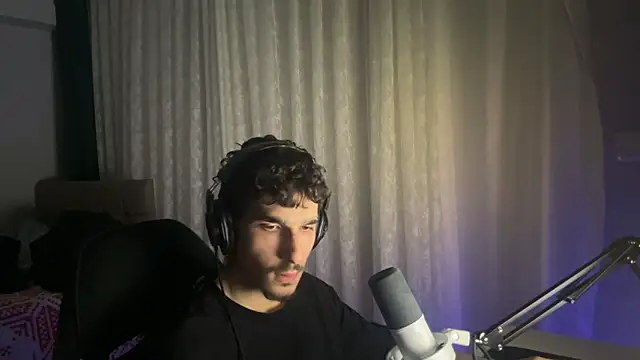 Snapshot of enesbabakral chatting on March 2, 2026, 4:14 pm enesbabakral online show from March 2, 2026, 4:14 pm