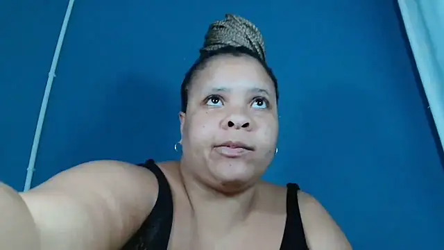 Sweet-Bella17 online show from April 30, 2026, 4:35 pm