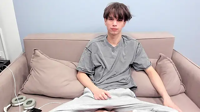 Ur NextDoor Boy online show from February 20, 2026, 7:47 pm