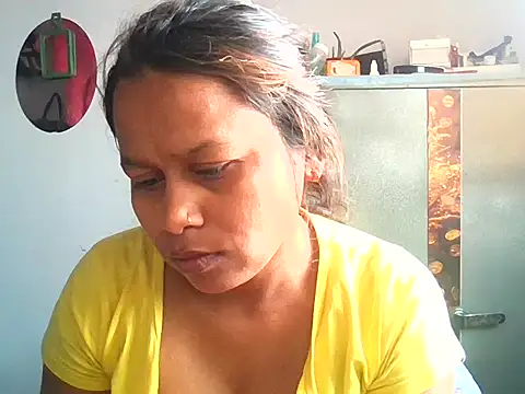 Snapshot of 02Hot-Queen chatting on February 23, 2026, 5:05 am 02Hot-Queen online show from February 23, 2026, 5:05 am