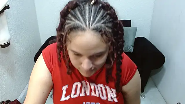 leilanewgirl online show from March 26, 2026, 12:33 pm