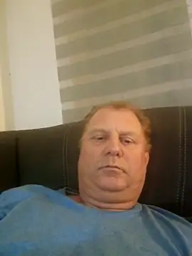 Snapshot of Demik71 chatting on February 9, 2026, 6:01 pm Demik71 online show from February 9, 2026, 6:01 pm