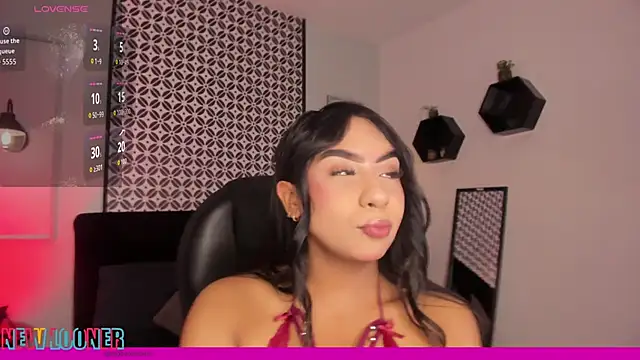 Lola 12  online show from March 24, 2026, 1:16 pm