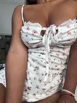 Snapshot of amara_wet04 chatting on June 2, 2026, 5:20 am amara wet04 online show from June 2, 2026, 5:20 am