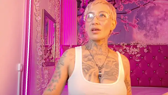 Everlyn sexx online show from February 28, 2026, 6:09 pm