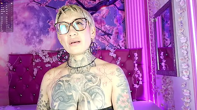 Everlyn sexx online show from May 13, 2026, 12:57 pm