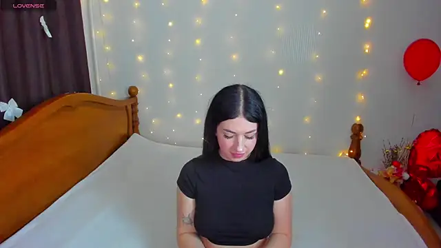 milanasky5 online show from April 1, 2026, 6:27 pm