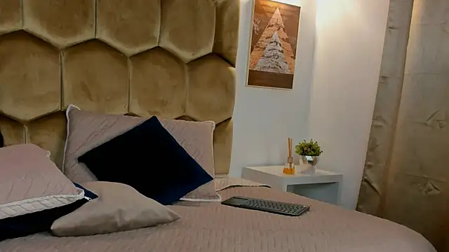 Mia Reyesjs online show from February 14, 2026, 9:55 pm