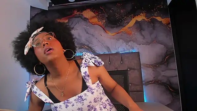 Snapshot of CataleyaMoon_ chatting on February 10, 2026, 8:02 pm CataleyaMoon online show from February 10, 2026, 8:02 pm