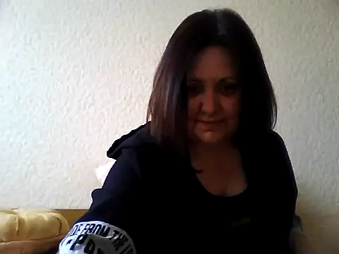 LockyCharm111 online show from March 19, 2026, 12:42 pm