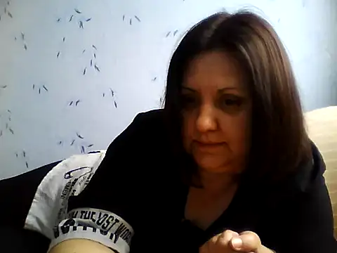 LockyCharm111 online show from April 12, 2026, 6:29 am