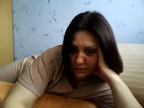 LockyCharm111 online show from April 14, 2026, 8:53 am