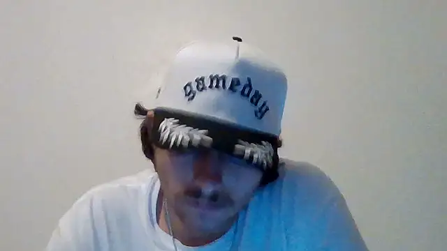 Snapshot of Tallhungandcloudy chatting on February 26, 2026, 3:05 am Tallhungandcloudy online show from February 26, 2026, 3:05 am