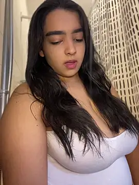 Snapshot of Mayaslow chatting on June 16, 2026, 7:55 am Mayaslow online show from June 16, 2026, 7:55 am