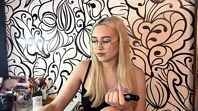 Kat Catherine online show from February 28, 2026, 11:11 am