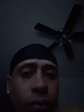 Snapshot of BEEDEEZEE chatting on April 12, 2026, 9:25 am BEEDEEZEE online show from April 12, 2026, 9:25 am