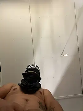 Snapshot of tuloncitoylk chatting on February 10, 2026, 12:53 pm tuloncitoylk online show from February 10, 2026, 12:53 pm