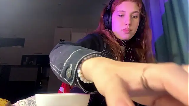 AliceCarrol online show from February 26, 2026, 2:27 pm