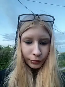 WarmAtEdges online show from May 29, 2026, 6:06 pm