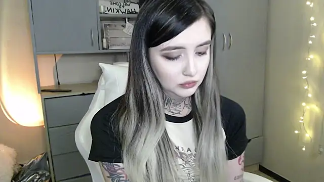 Snapshot of Rin_Tozier chatting on February 22, 2026, 12:45 am Rin Tozier online show from February 22, 2026, 12:45 am