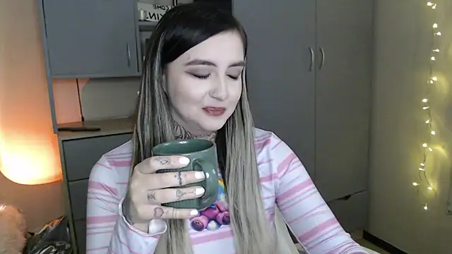 Snapshot of Rin_Tozier chatting on February 23, 2026, 12:52 am Rin Tozier online show from February 23, 2026, 12:52 am