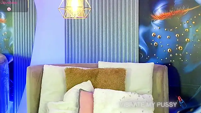 AURORA BLOOM CR online show from April 13, 2026, 3:17 pm