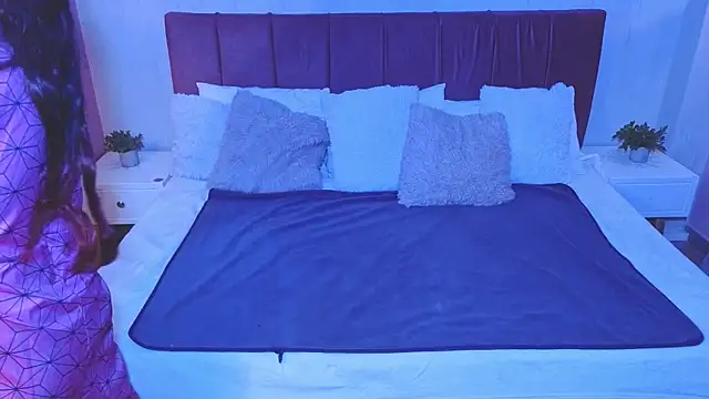 emma wilder  online show from April 1, 2026, 8:06 pm