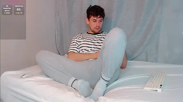 Snapshot of Luc_7 chatting on March 6, 2026, 6:59 pm Luc 7 online show from March 6, 2026, 6:59 pm