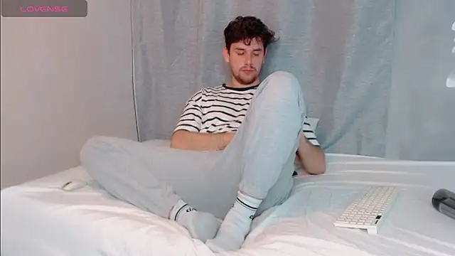 Snapshot of Luc_7 chatting on March 10, 2026, 6:46 pm Luc 7 online show from March 10, 2026, 6:46 pm