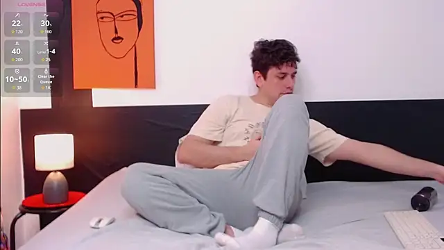 Snapshot of Luc_7 chatting on March 22, 2026, 9:29 pm Luc 7 online show from March 22, 2026, 9:29 pm