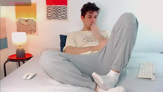 Snapshot of Luc_7 chatting on March 28, 2026, 4:01 am Luc 7 online show from March 28, 2026, 4:01 am