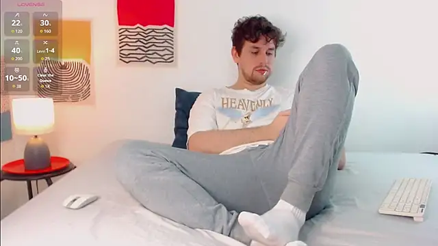 Snapshot of Luc_7 chatting on April 10, 2026, 12:05 am Luc 7 online show from April 10, 2026, 12:05 am