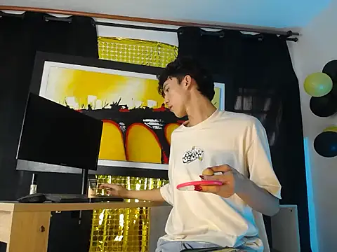 jullian ricci online show from March 13, 2026, 7:20 pm