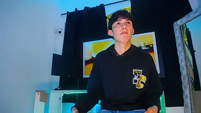 jullian ricci online show from March 26, 2026, 7:52 pm