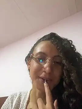 Snapshot of Isa_0887 chatting on April 15, 2026, 3:02 am Isa 0887 online show from April 15, 2026, 3:02 am