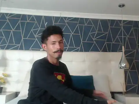 NoaahTylor online show from February 14, 2026, 6:37 pm