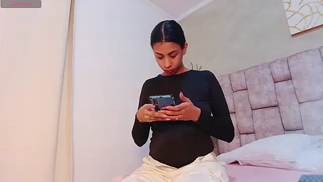 Snapshot of MelanyStone_ chatting on May 4, 2026, 1:07 pm MelanyStone online show from May 4, 2026, 1:07 pm