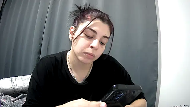 violetazein7 online show from May 15, 2026, 11:45 pm
