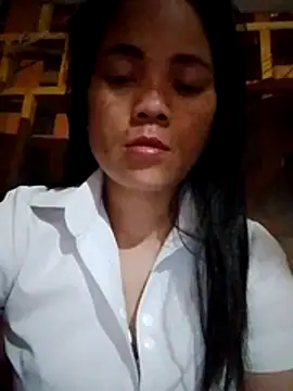 molly-xx online show from April 5, 2026, 6:05 pm