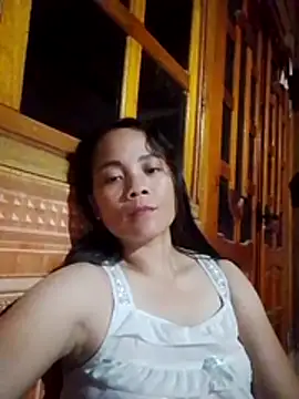 Snapshot of molly-xx chatting on July 11, 2026, 1:14 pm molly-xx online show from July 11, 2026, 1:14 pm