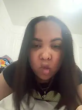 009lesli online show from February 17, 2026, 3:25 am