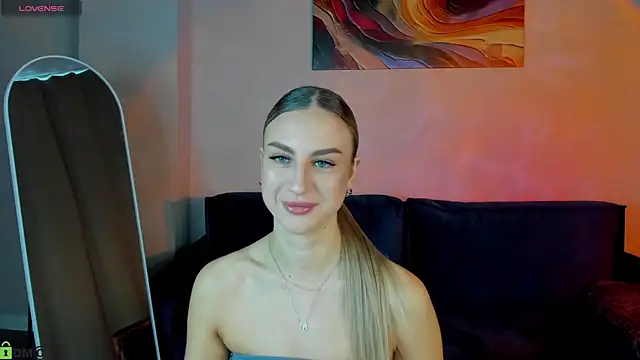 Snapshot of Silen_Tori chatting on February 19, 2026, 9:38 am Silen Tori online show from February 19, 2026, 9:38 am