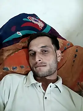 Snapshot of Beinghorny83 chatting on February 18, 2026, 2:57 pm Beinghorny83 online show from February 18, 2026, 2:57 pm