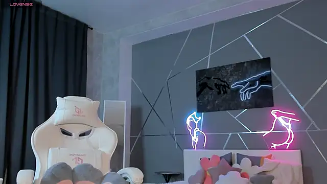 naomi reiss online show from April 2, 2026, 1:25 am