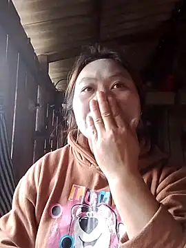 Snapshot of bany-lee chatting on May 4, 2026, 1:56 am bany-lee online show from May 4, 2026, 1:56 am