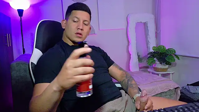  robertobaggioo online show from June 1, 2026, 12:29 pm
