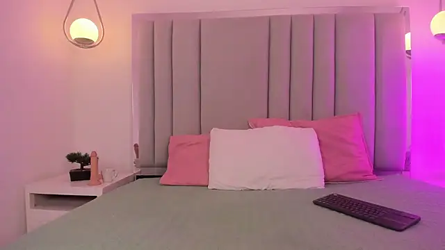 Alina Bond online show from March 3, 2026, 12:11 pm