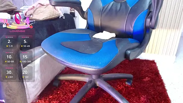 Hazumi Tsu online show from February 19, 2026, 10:39 pm