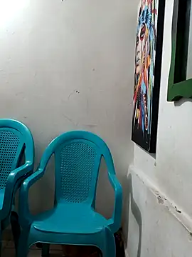 Snapshot of honey-suckle chatting on February 16, 2026, 6:59 pm honey-suckle online show from February 16, 2026, 6:59 pm