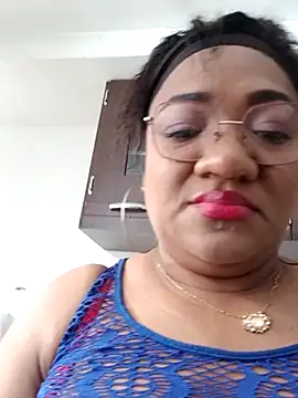 Snapshot of honey-suckle chatting on February 23, 2026, 2:36 pm honey-suckle online show from February 23, 2026, 2:36 pm